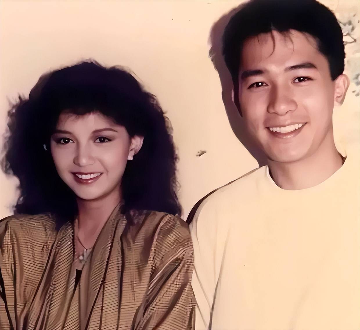 梁朝伟两任女友大对比再看59岁曾华倩和刘嘉玲才知道两人差在哪里