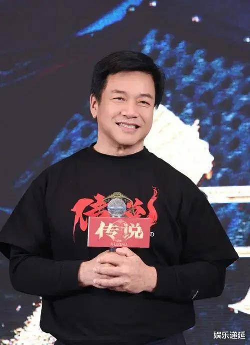 成龙幕后英雄,曾与林心如同居8年,娶35岁娇妻胖成球
