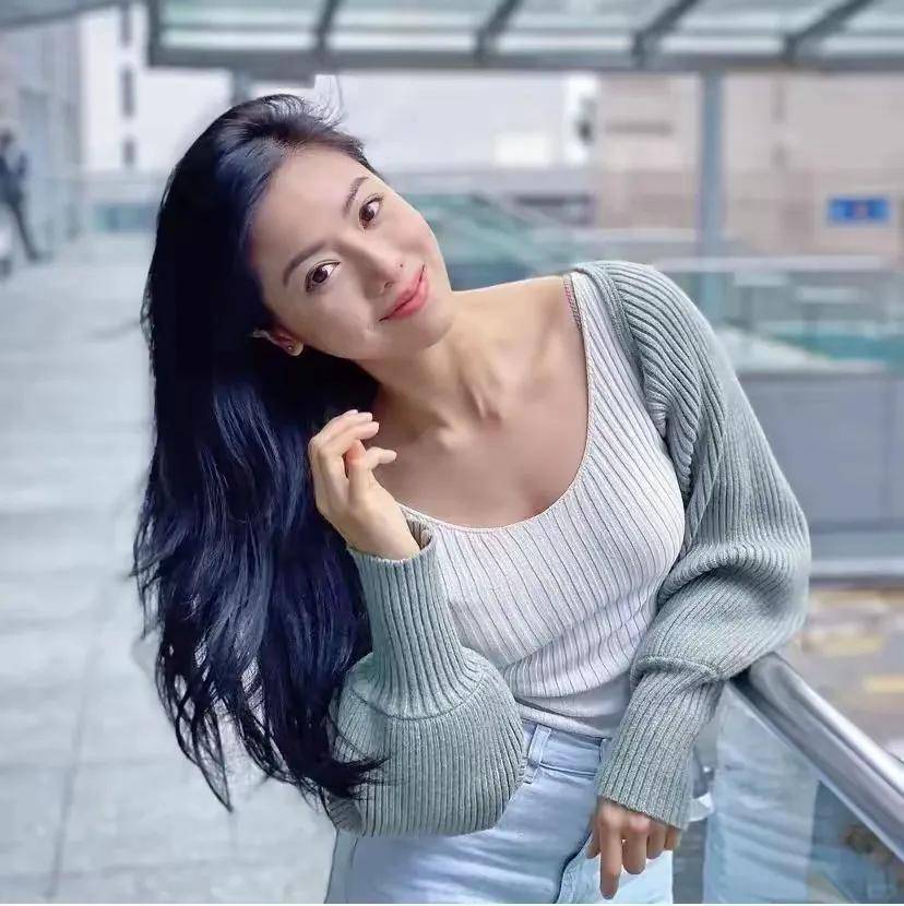 3亿港元,闺蜜全是豪门千金