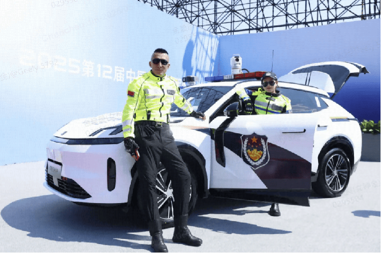 吉利汽车携警用装备明星车型亮相第十二届警博会