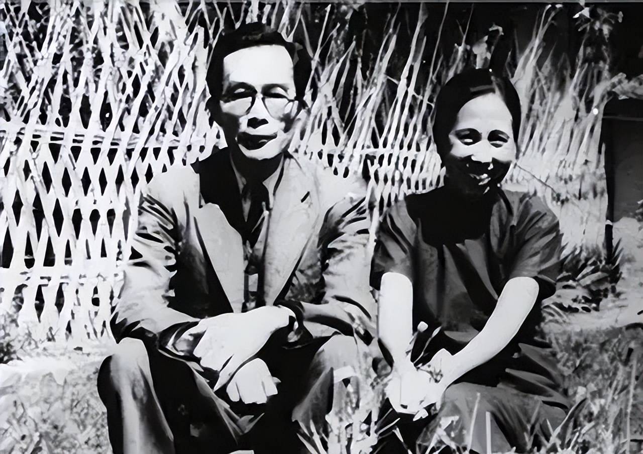 清华终身校长,清廉一生,62岁妻子街头摆摊,去世学子筹款办丧事