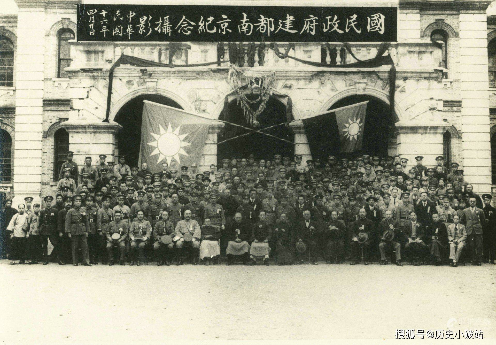 上色老照片:广州万寿宫,清末上海街景,清末湖南新军步兵及管带