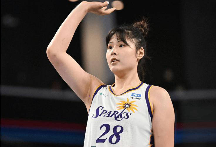 李月汝WNBA首秀表现亮眼，西雅图风暴期待其职业巅峰