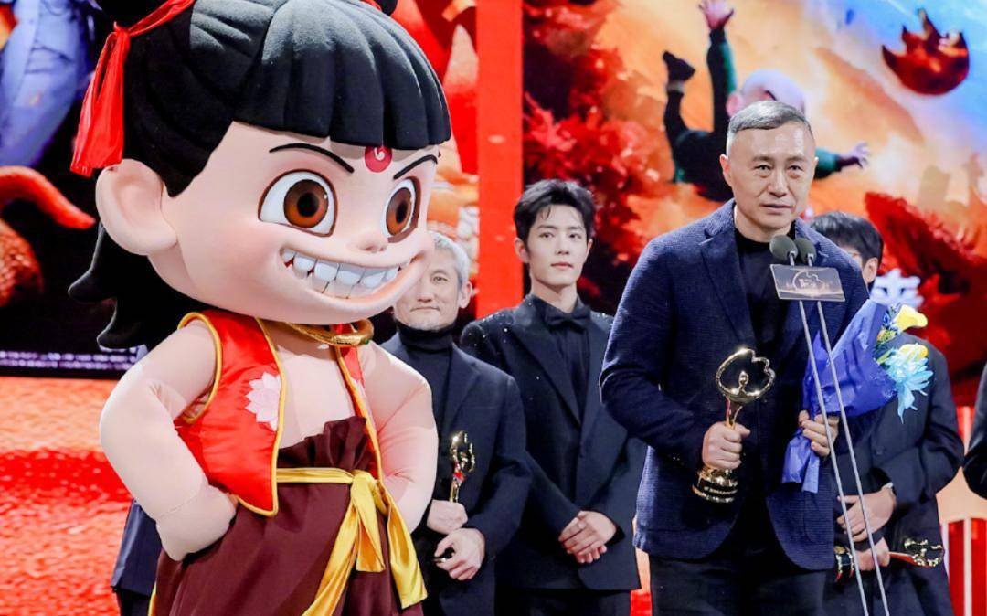 靠《哪吒2》大赚后，170亿王长田大手笔套现