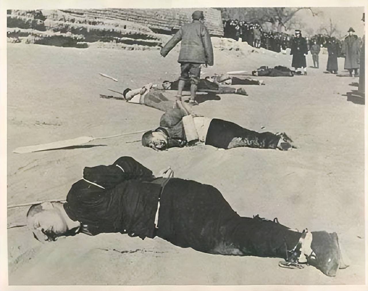 1951年,臭名昭著的大汉奸被执行枪决,临死前呐喊:我这辈子值了