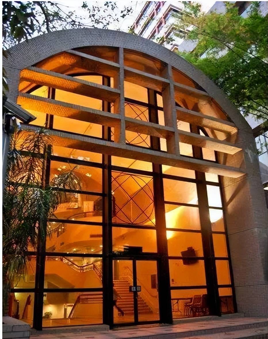 真实庄月明与李嘉诚关系,形同朱元璋与马皇后