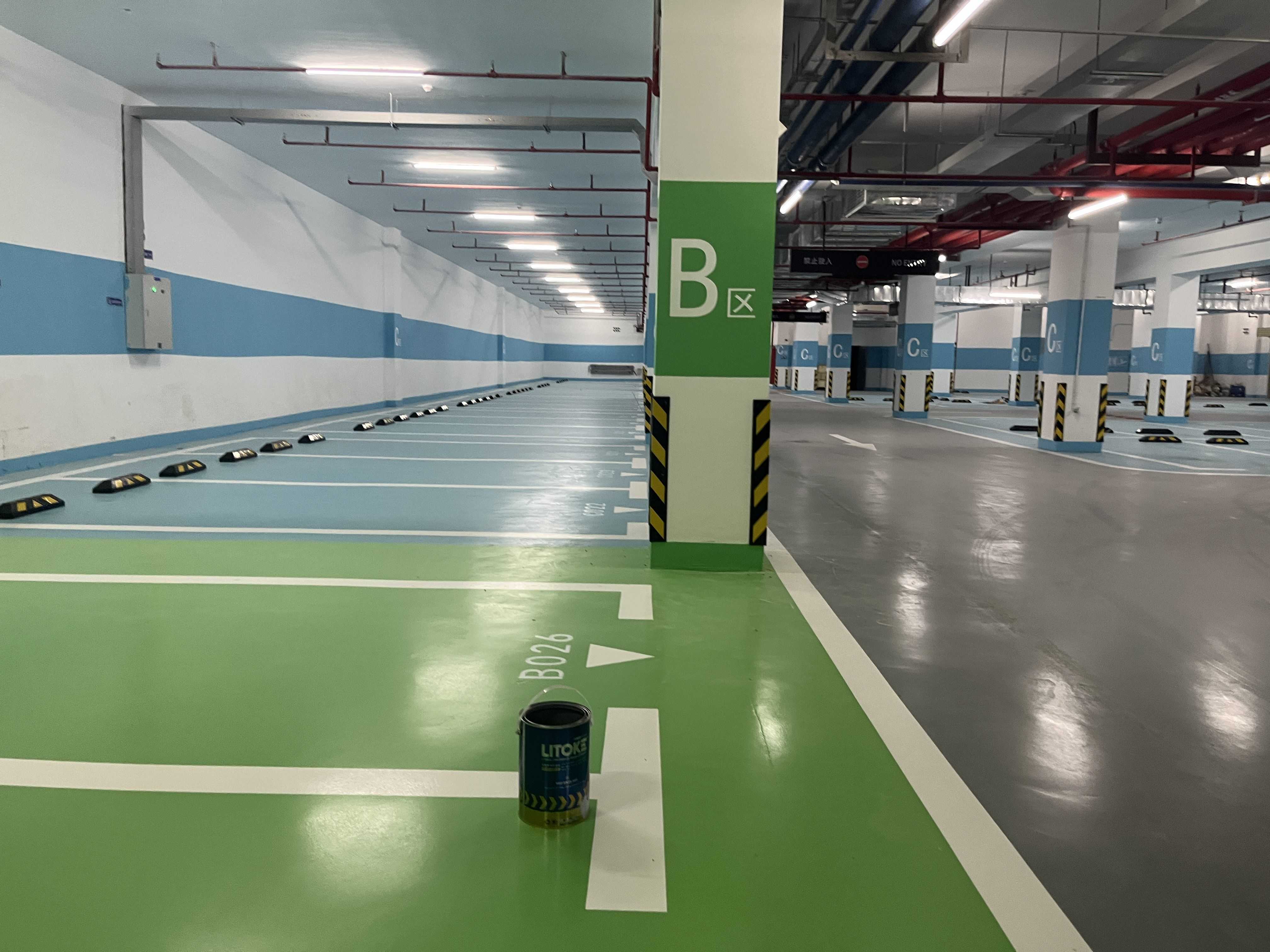 车库地面选金刚砂还是地坪漆看完这篇不纠结