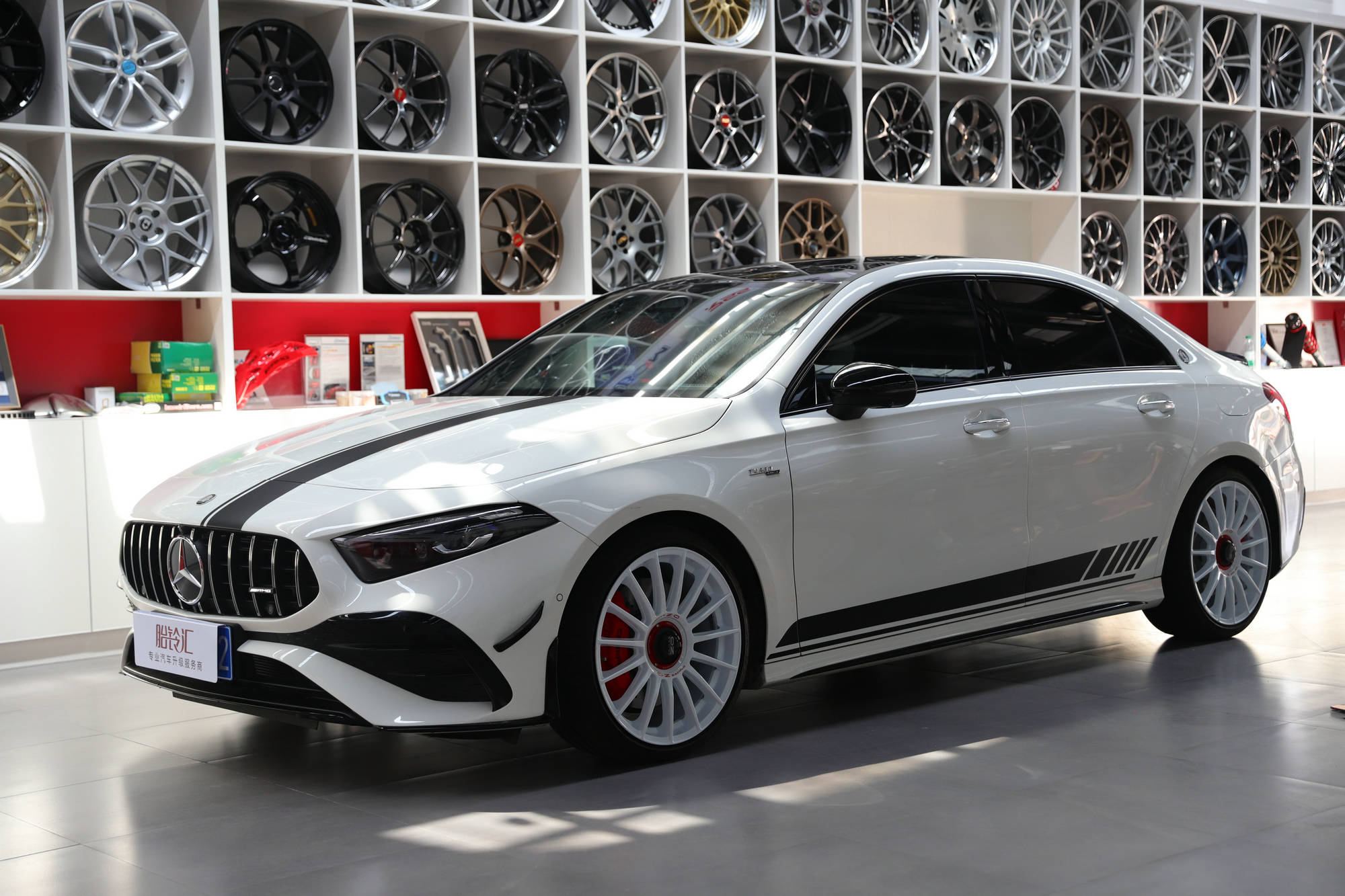 奔驰A35L AMG改装OZ Superturismo Evoluzione WRC轮毂全记录_搜狐汽车_搜狐网