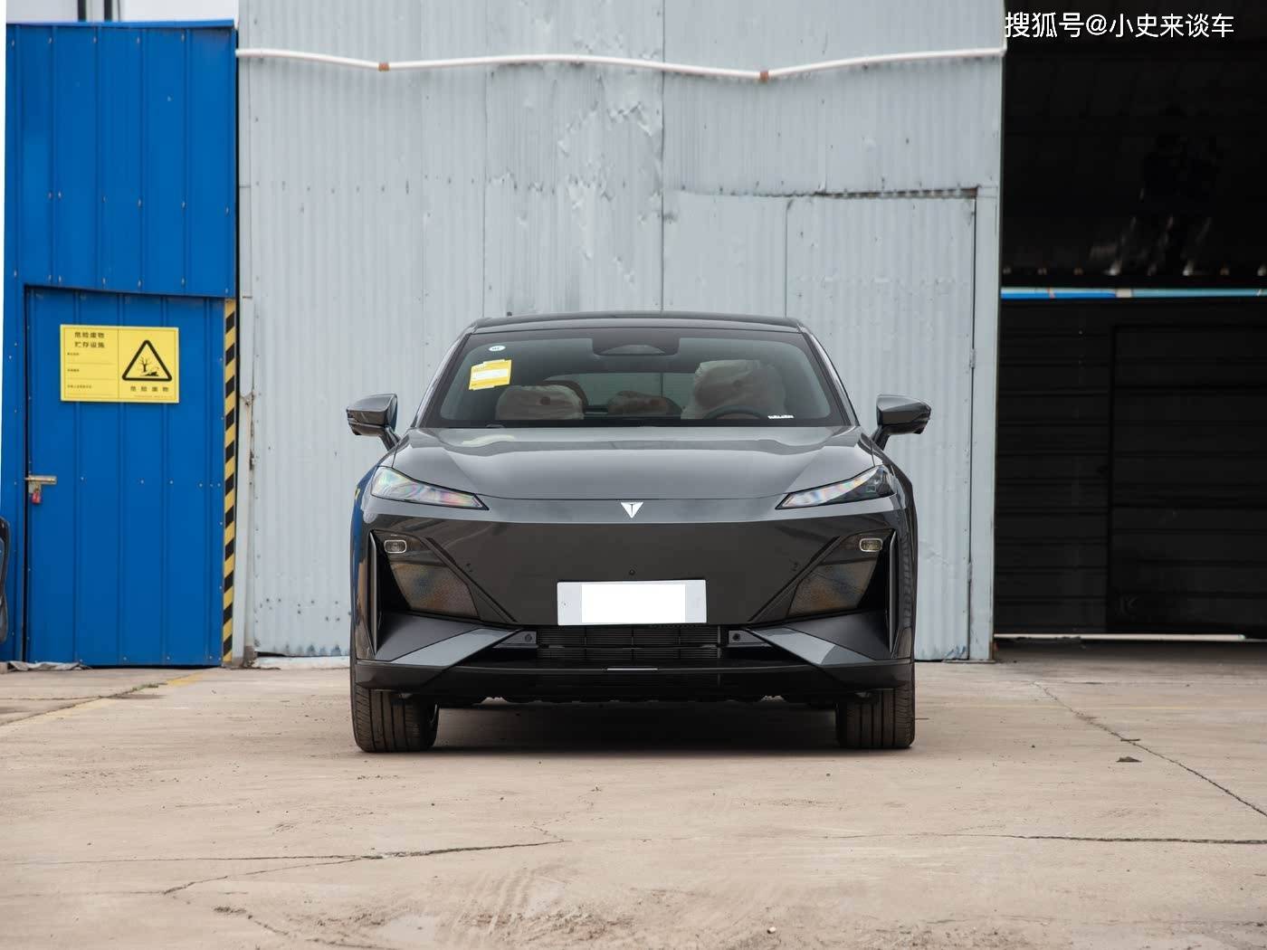 全新增程式中型SUV上市！不足16万起售，轴距2米9，纯电续航285Km