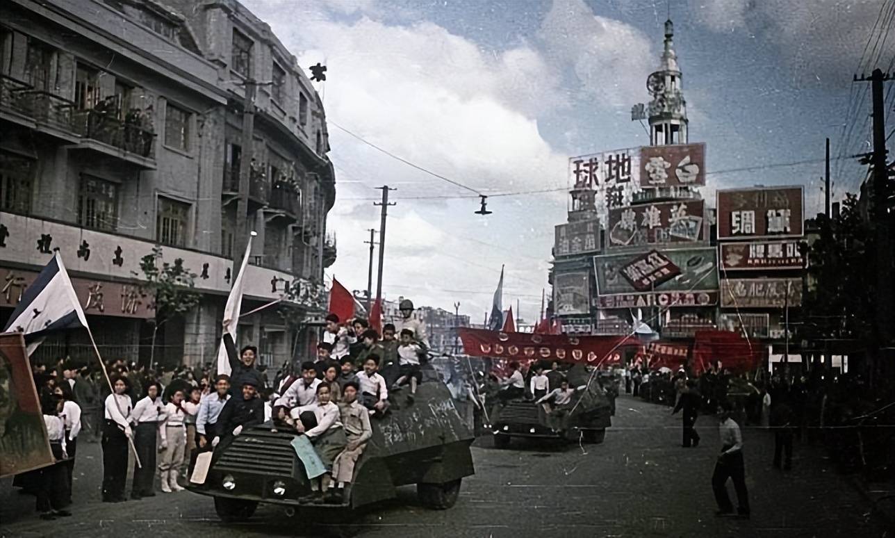 1949年上海解放入城仪式遭外国人拦路陈毅大怒把人抓起来