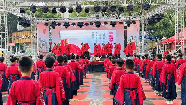 秦鼎文化《书香开蒙礼》金湖苏宁广场传统文化传承盛典圆满举行