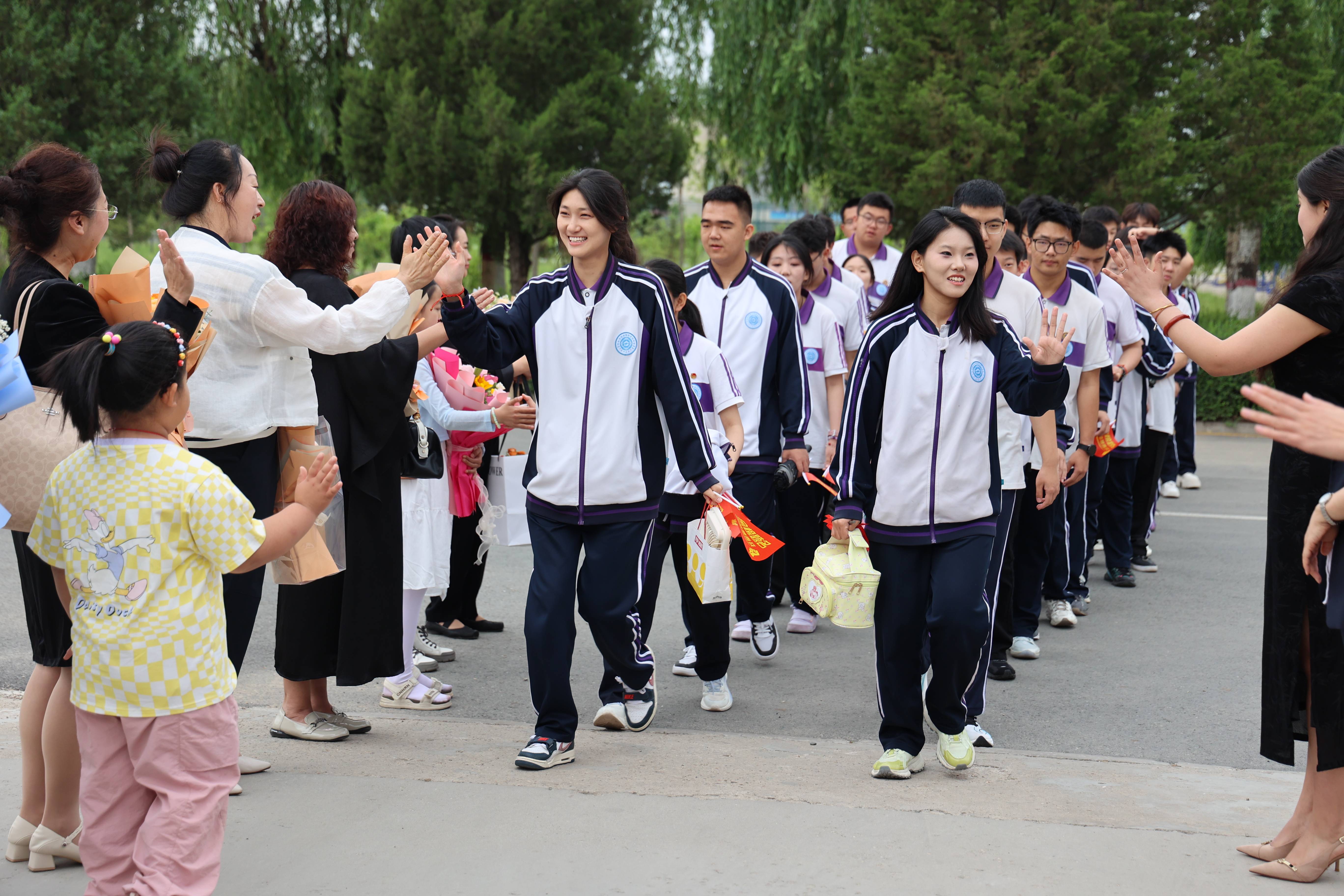 衡越高级中学首届高三毕业典礼隆重举行青春扬帆正当时逐梦高考创辉煌