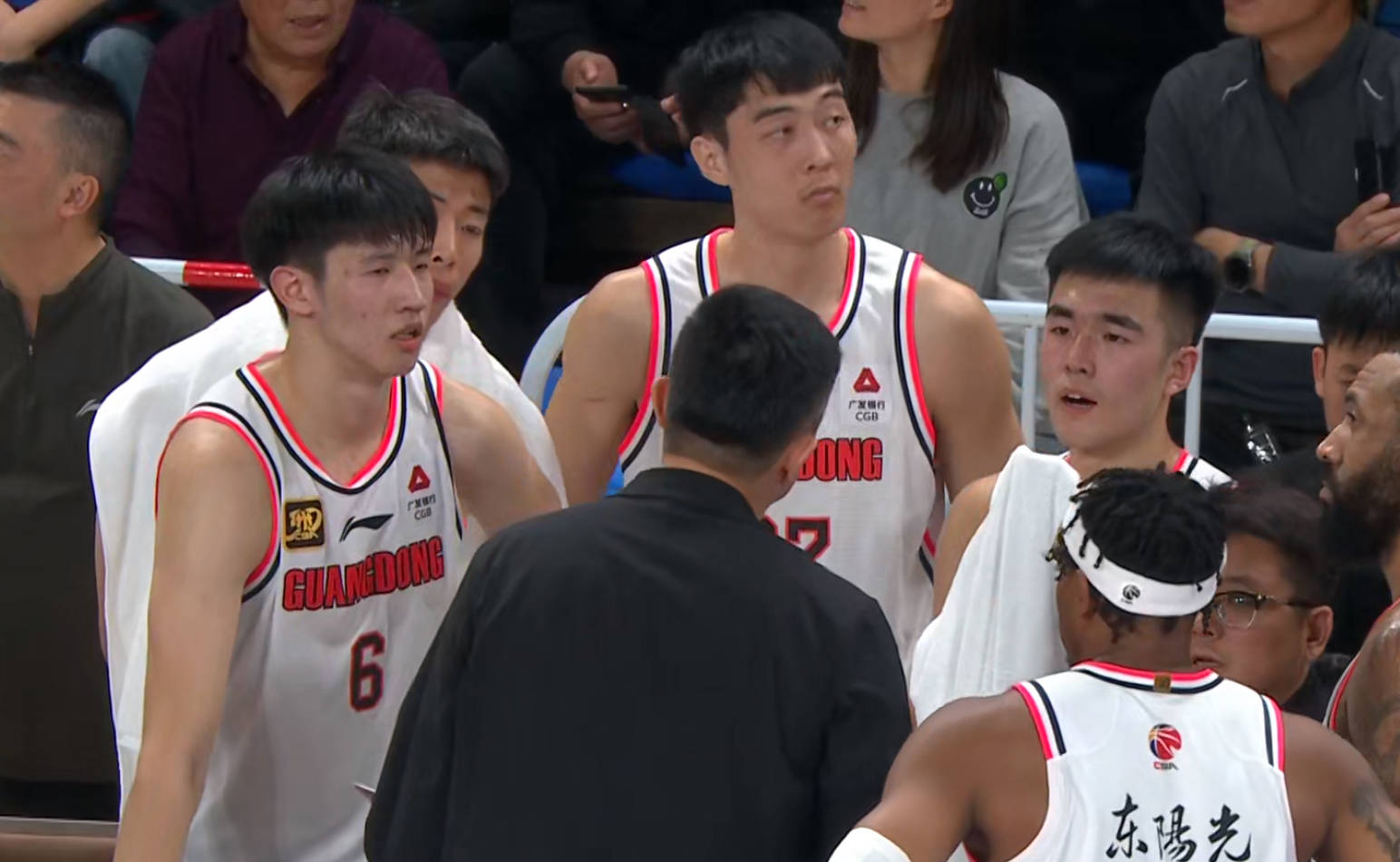 18中14狂轰30+10！广东“空间型内线”驰援杜锋，重返总决赛稳了