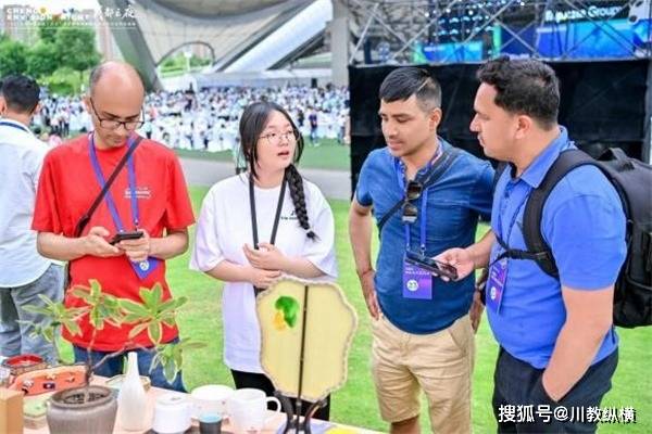 _“专业素养+行业洞察” 成都银杏酒店管理学院学子赋能2025全球跨境旅游大会_“专业素养+行业洞察” 成都银杏酒店管理学院学子赋能2025全球跨境旅游大会