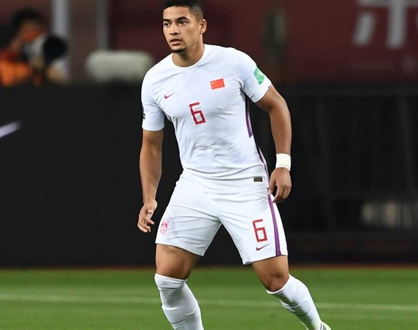 如果蒋光太这次真的因伤缺阵,国足的后防线实力必然会大打折扣