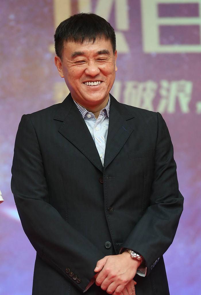 何冰:舞台与荧幕间,用实力镌刻娱乐圈的匠人印记