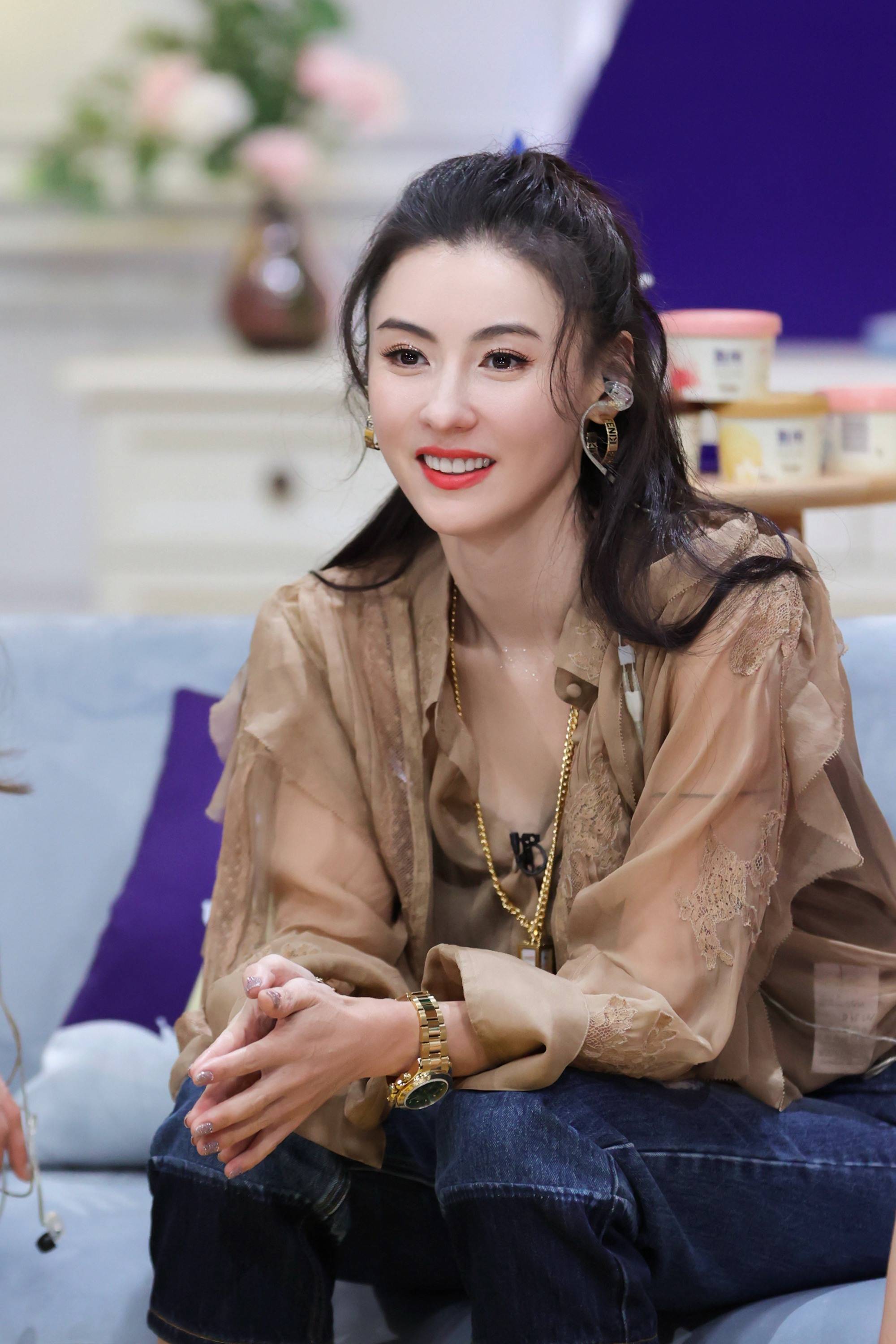 张柏芝景德镇惊现"逆龄神颜"!生图曝光后网友集体:这是宋祖儿?