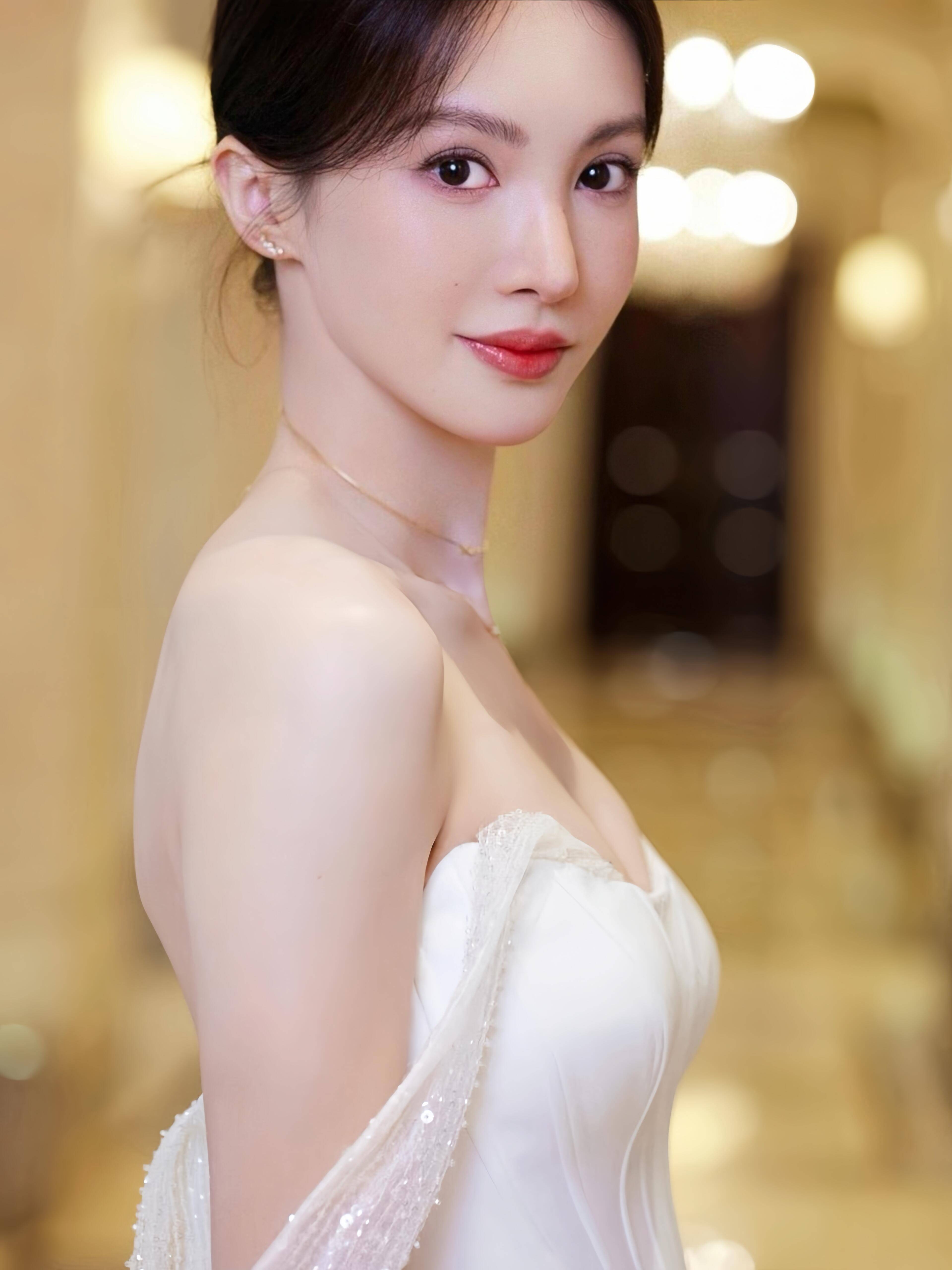 金晨"变脸"启示录:从灵动少女到争议顶流的进化与迷失