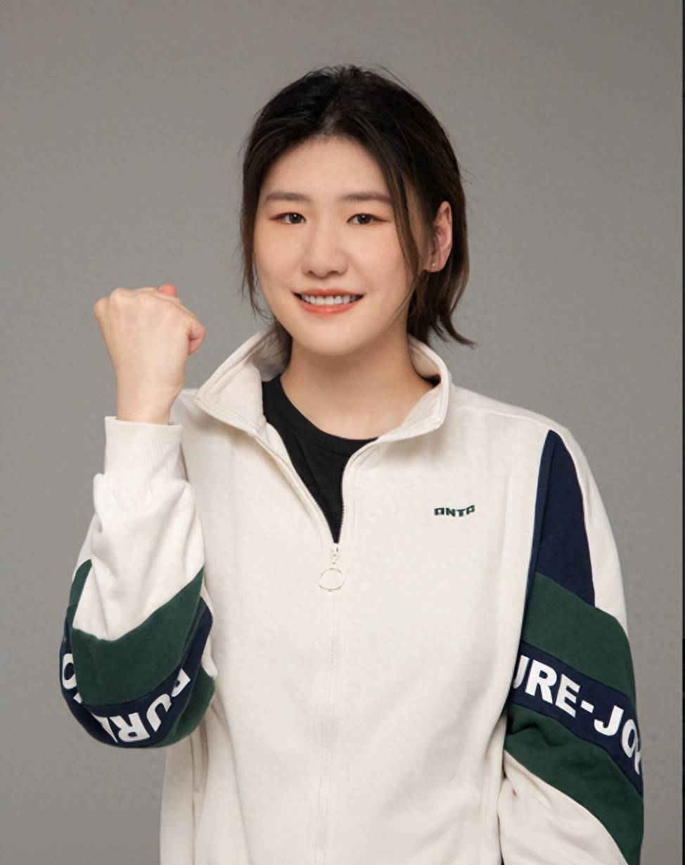 奥运冠军叶诗文近况:29岁清华毕业,退役不愁工作,越来越漂亮了