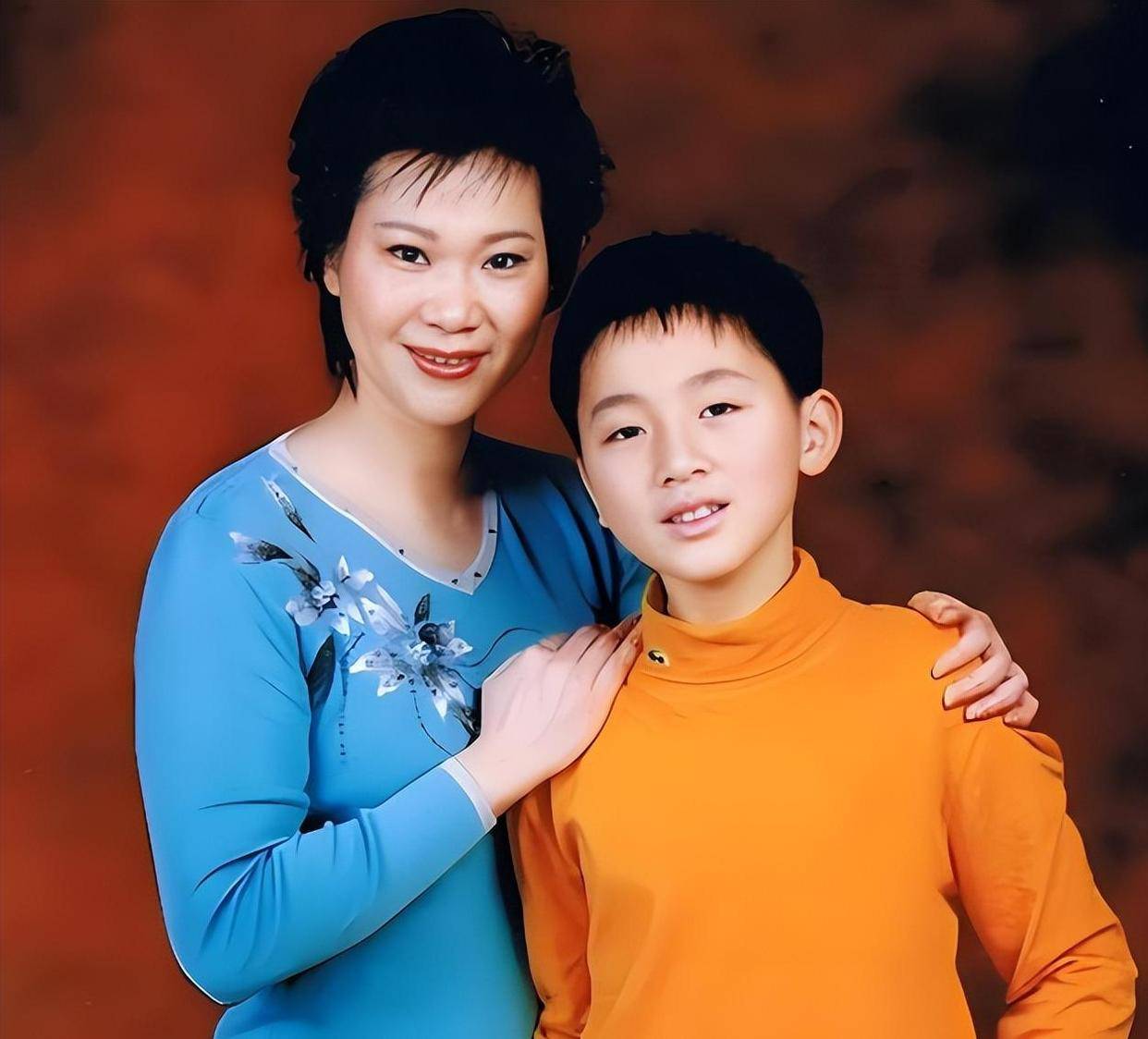 乒乓女皇曹燕华烟酒不离身却拿下59块金牌,二婚嫁1.93米帅哥