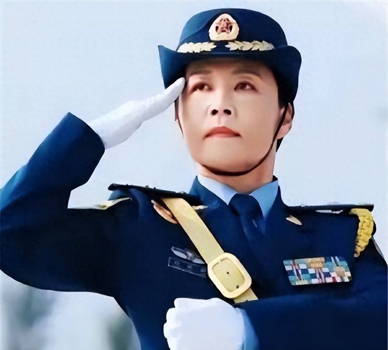 她是空军部队首位女师长,53岁晋升少将,如今仍在东部战区服役