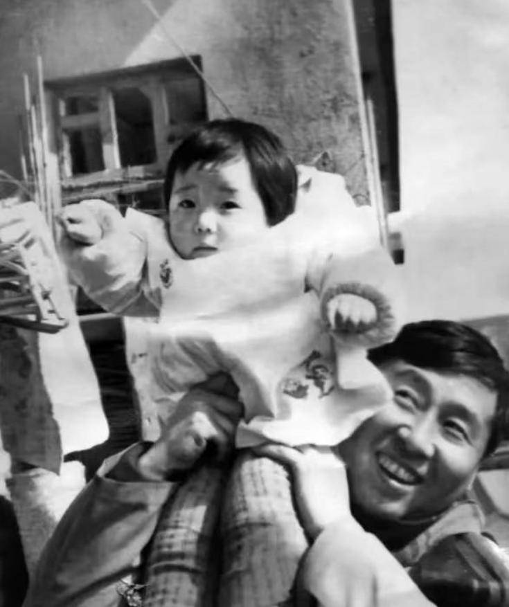 _1992年路遥死前卧床3个月，爱过5个女人，却只有一人来还是为离婚_1992年路遥死前卧床3个月，爱过5个女人，却只有一人来还是为离婚