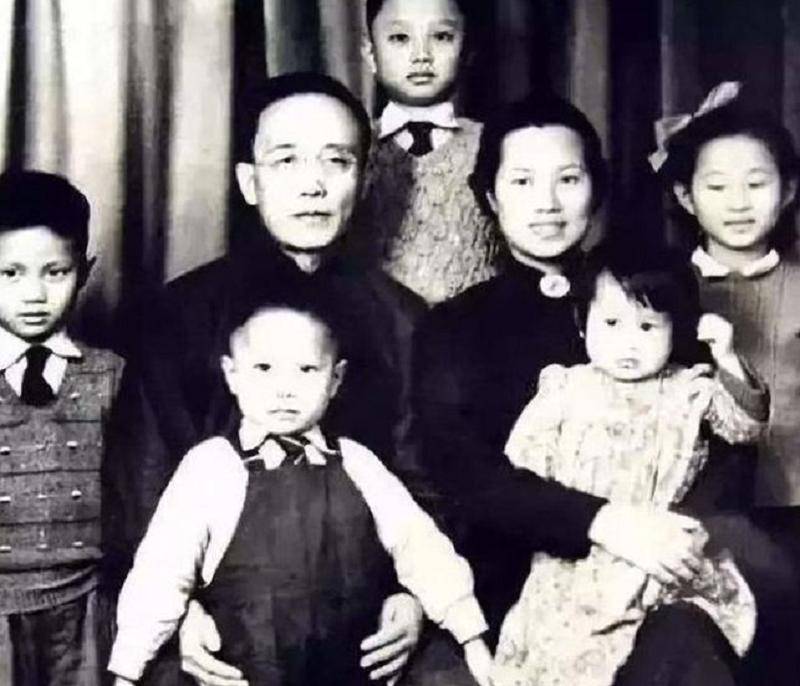 列宁被世人称之为什么__世人把元稹和白居易称