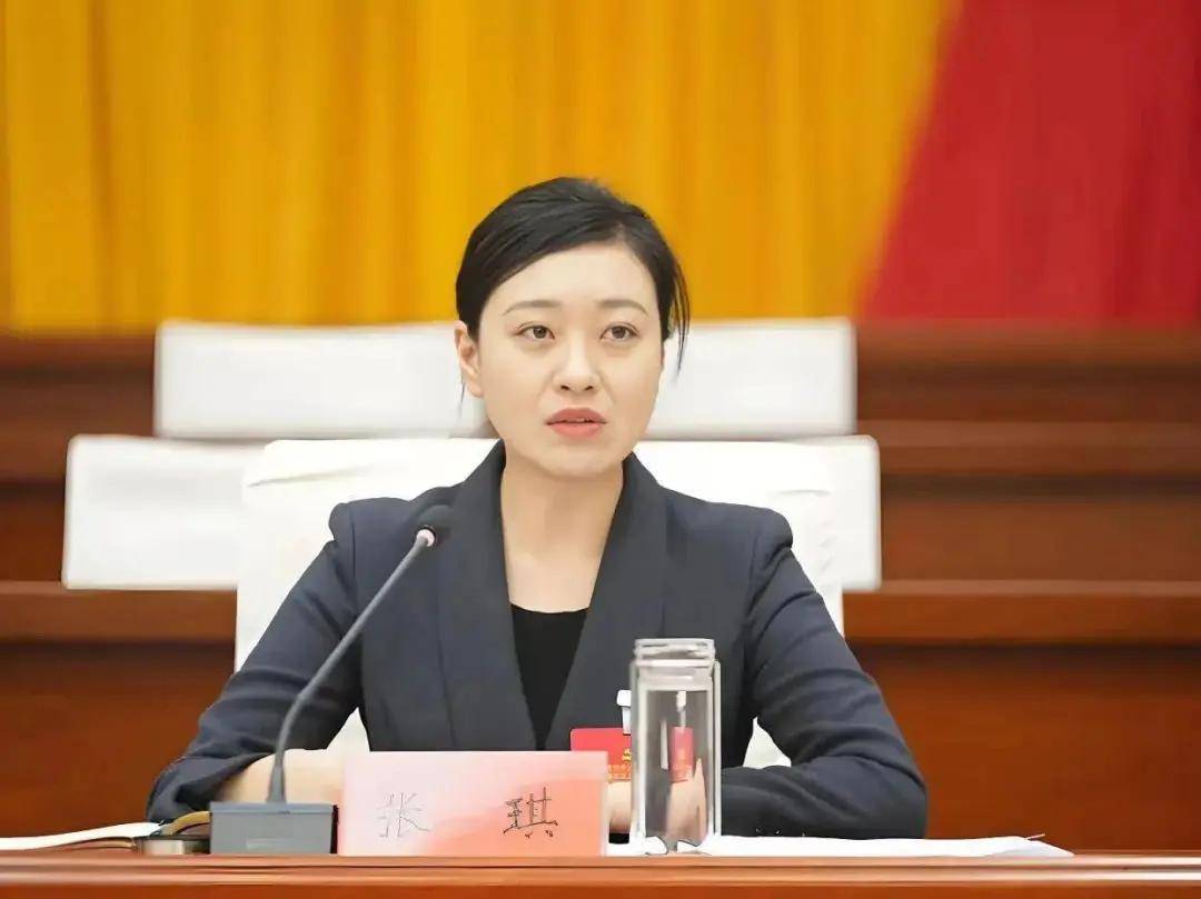 张琪:从政坛新秀到县委书记,用奋斗书写精彩人生