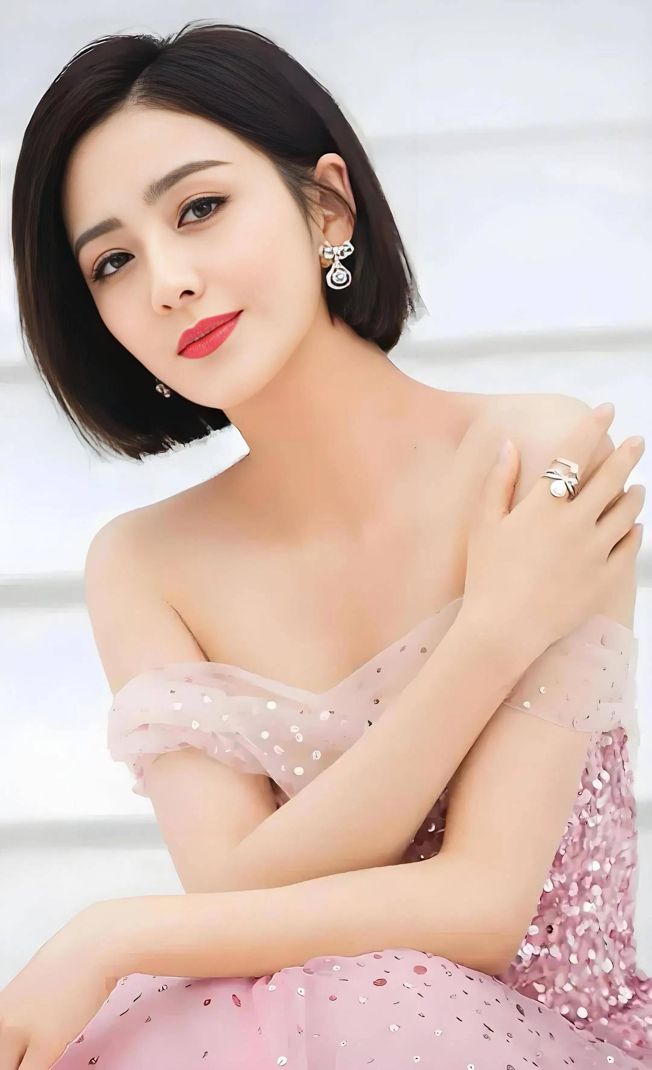 2025娱乐圈颜值巅峰对决,最美10大女星,谁是你的心中女神?