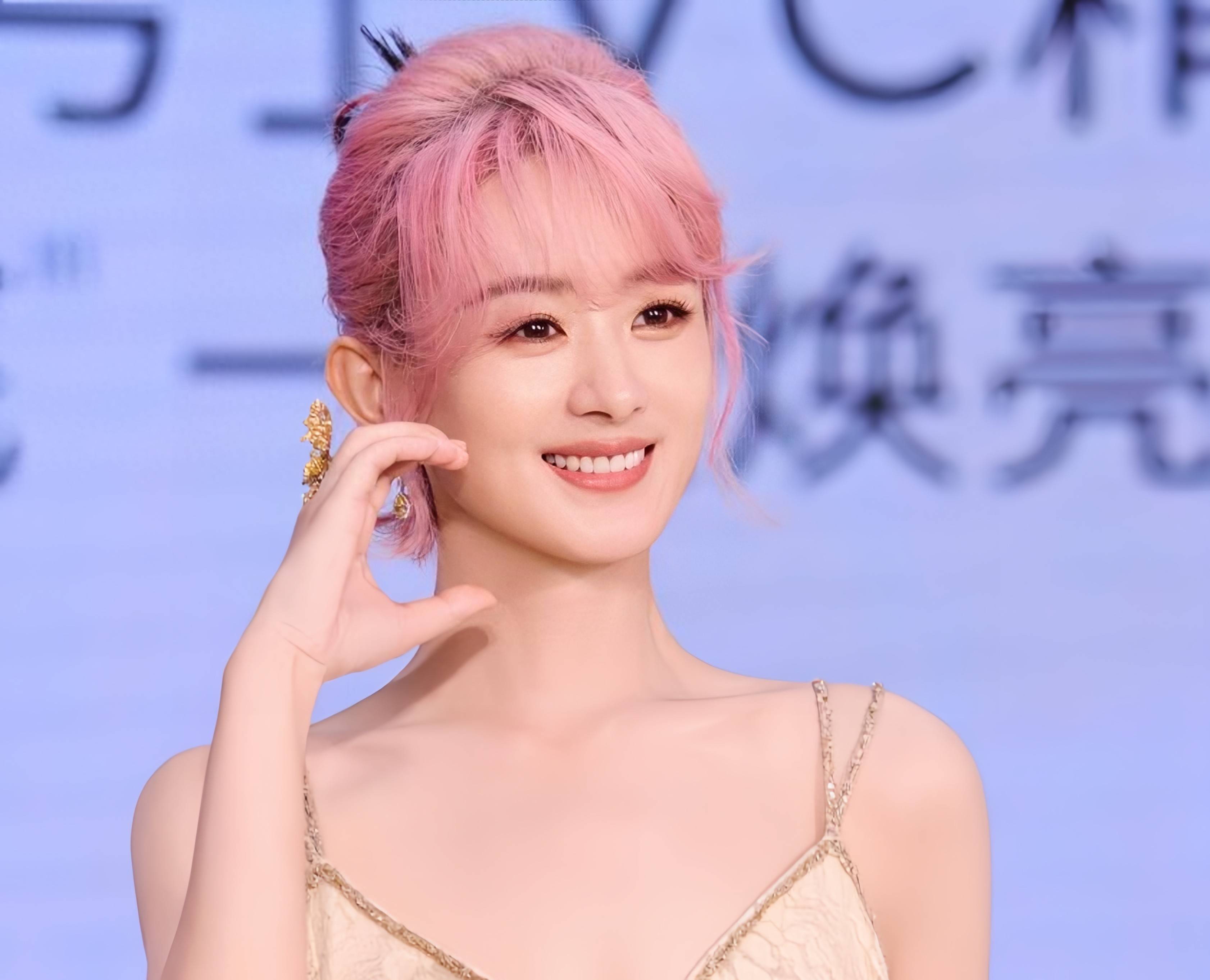 23岁刚烈,37岁沉默,赵丽颖的尊严破碎