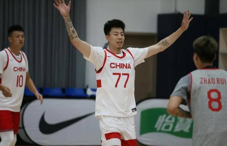 何苦来哉！媒体人质疑中国男篮强制征召张镇麟 如今旧伤复发
