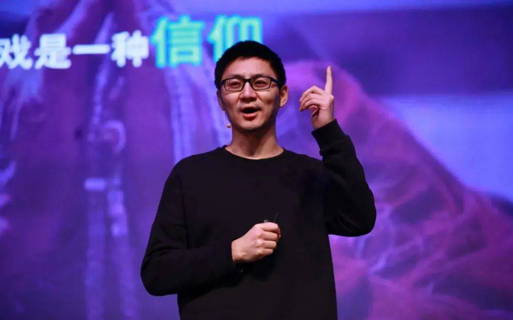 他，地下室创业，“偷菜”起家，干出百亿帝国