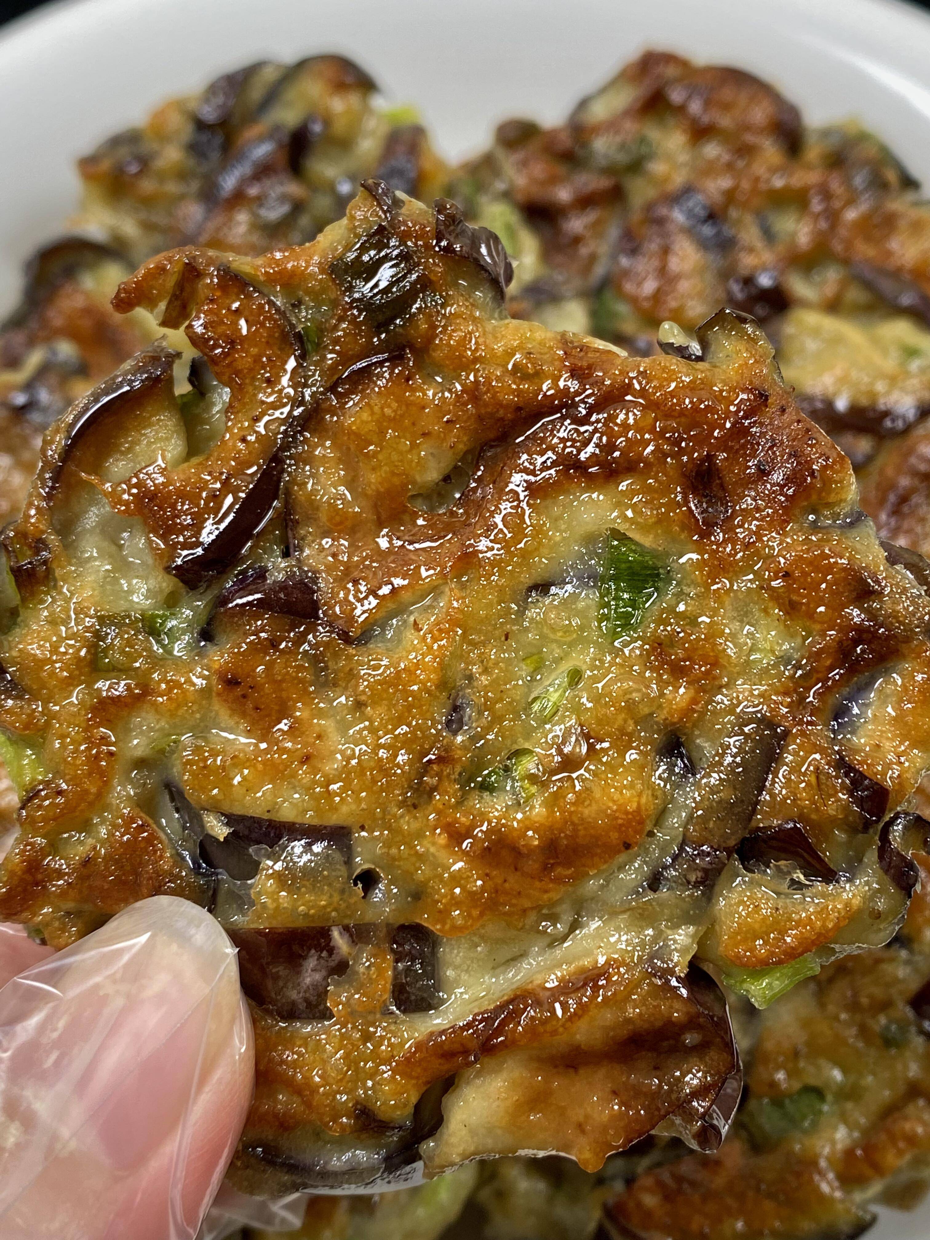 茄香四溢外酥里嫩自制美味茄子饼