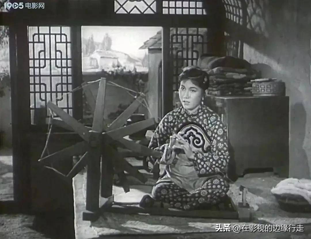《刘巧儿》是经典戏曲电影,多少人对新凤霞的喜爱和怀念就剩它了
