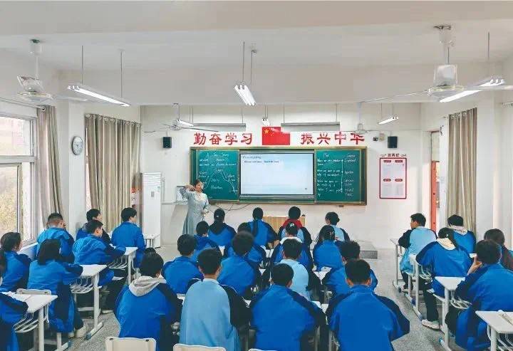 驻马店明德高中打造高效课堂 为学生成长辅就坚实阶梯