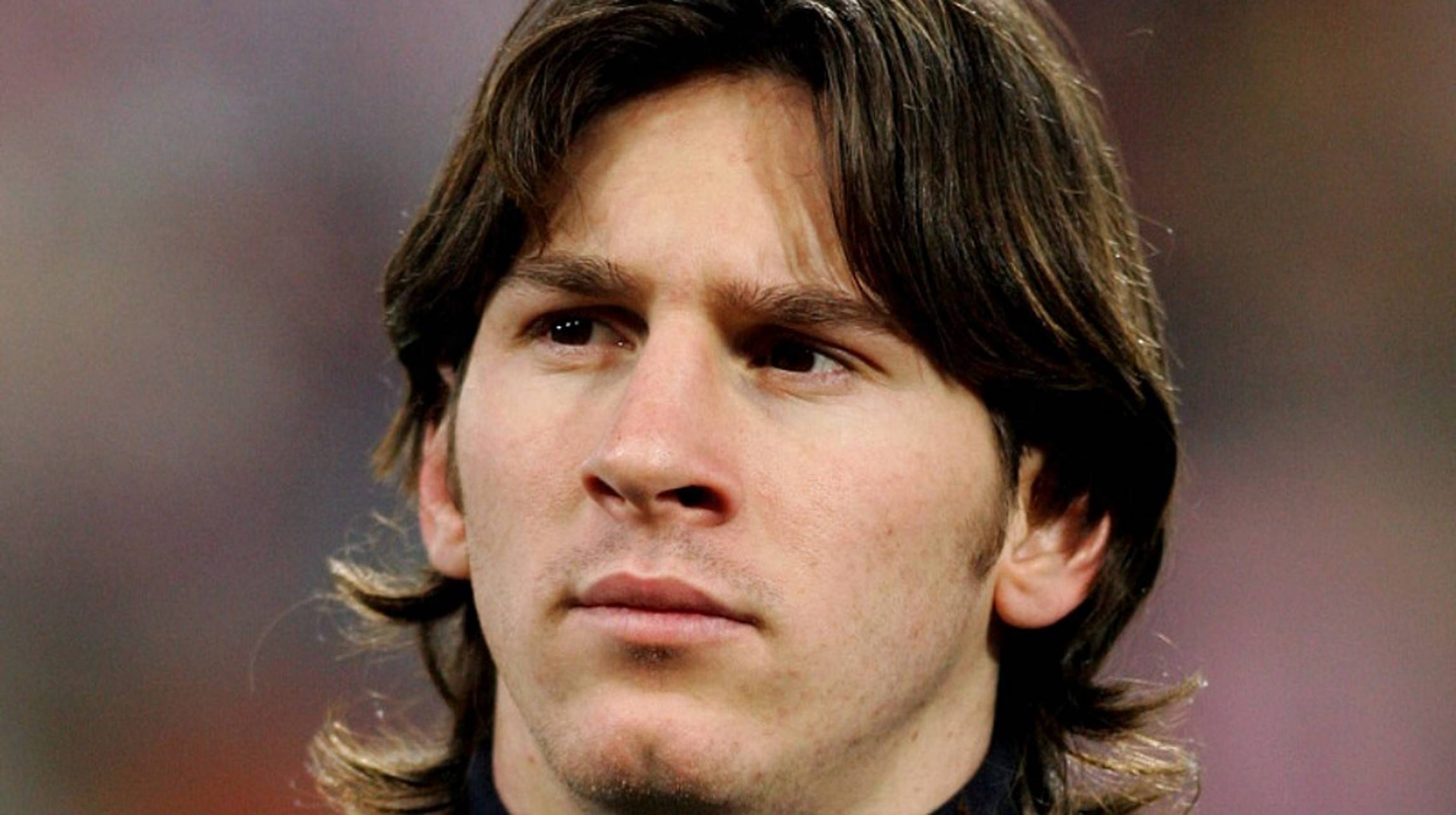 发丝间的王者之路:梅西颜值进化史背后的男人成长密码