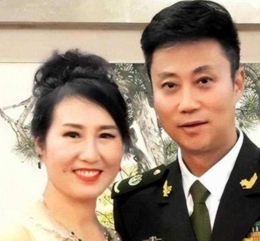 耿为华现状:离婚十年再婚,娶农村娇妻,55岁喜当爹!