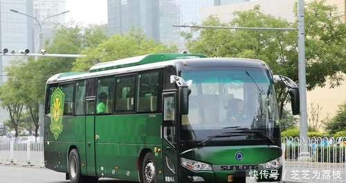 北京国安新大巴亮相：稳定军心，迎战中超冠军之路