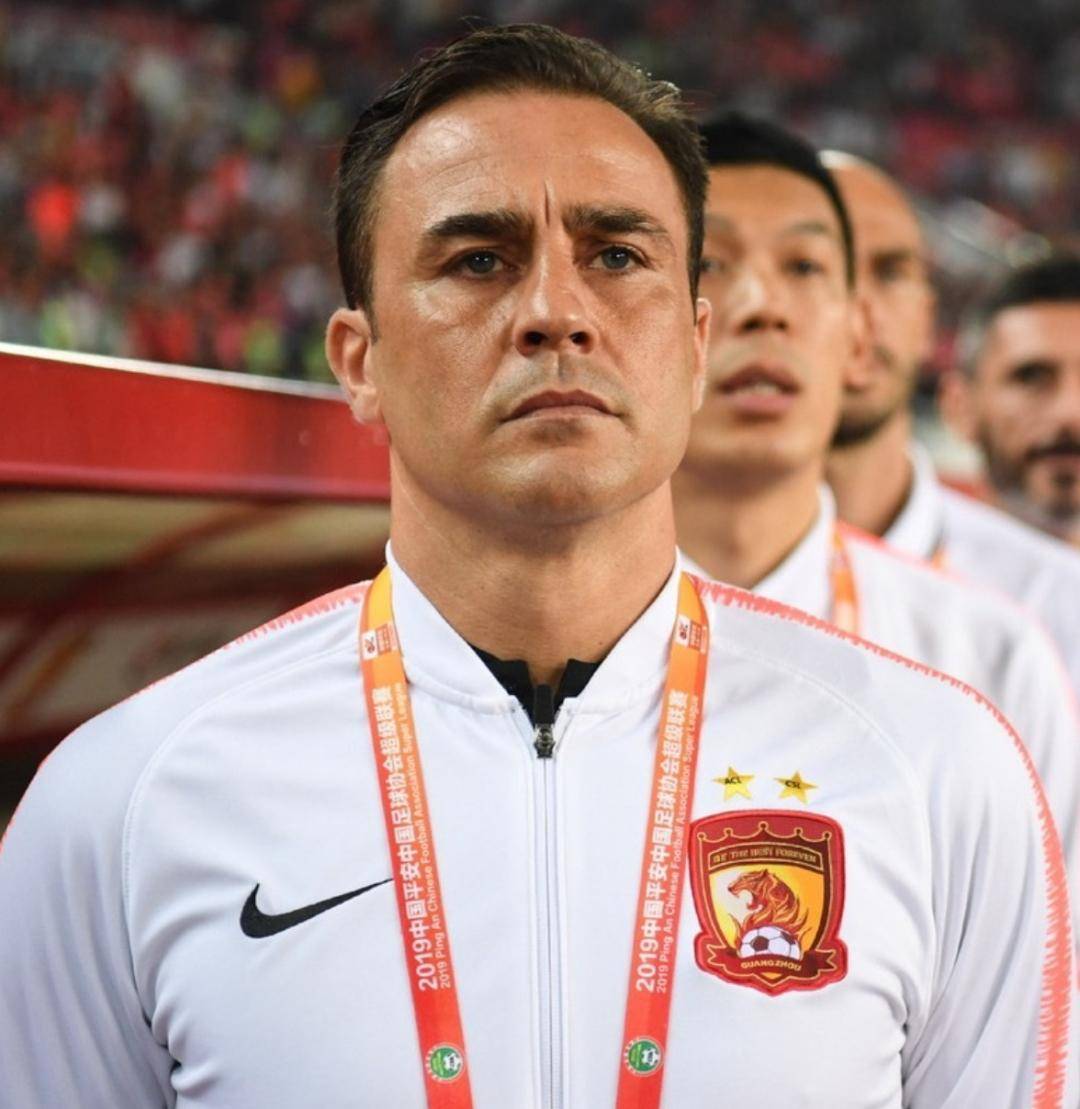 欧洲三度下课,自荐执教国足,卡帅算盘打得震天响