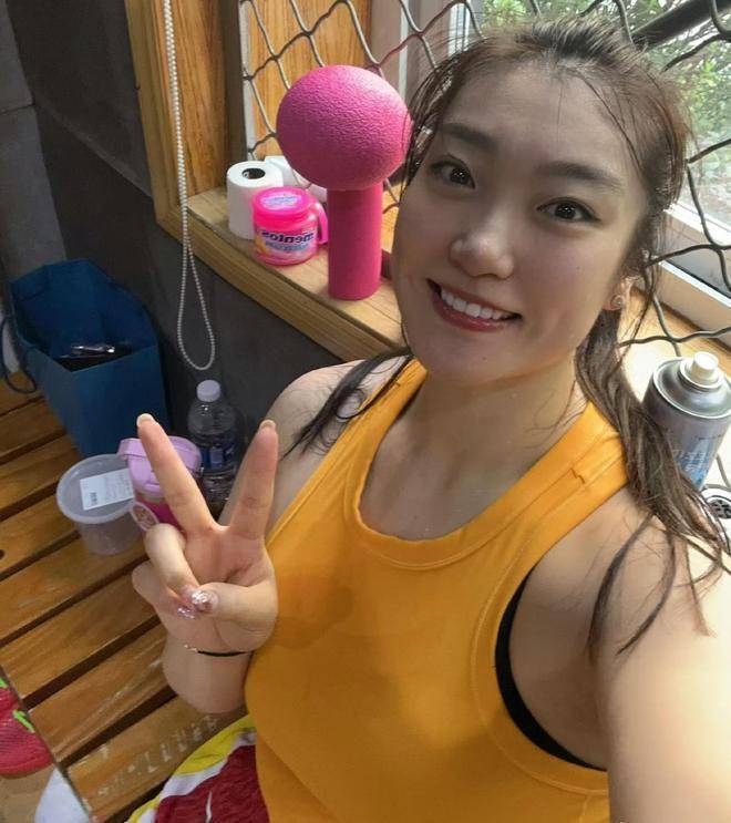 李梦退出女篮原因揭秘：颜值争议与倔强性格成焦点