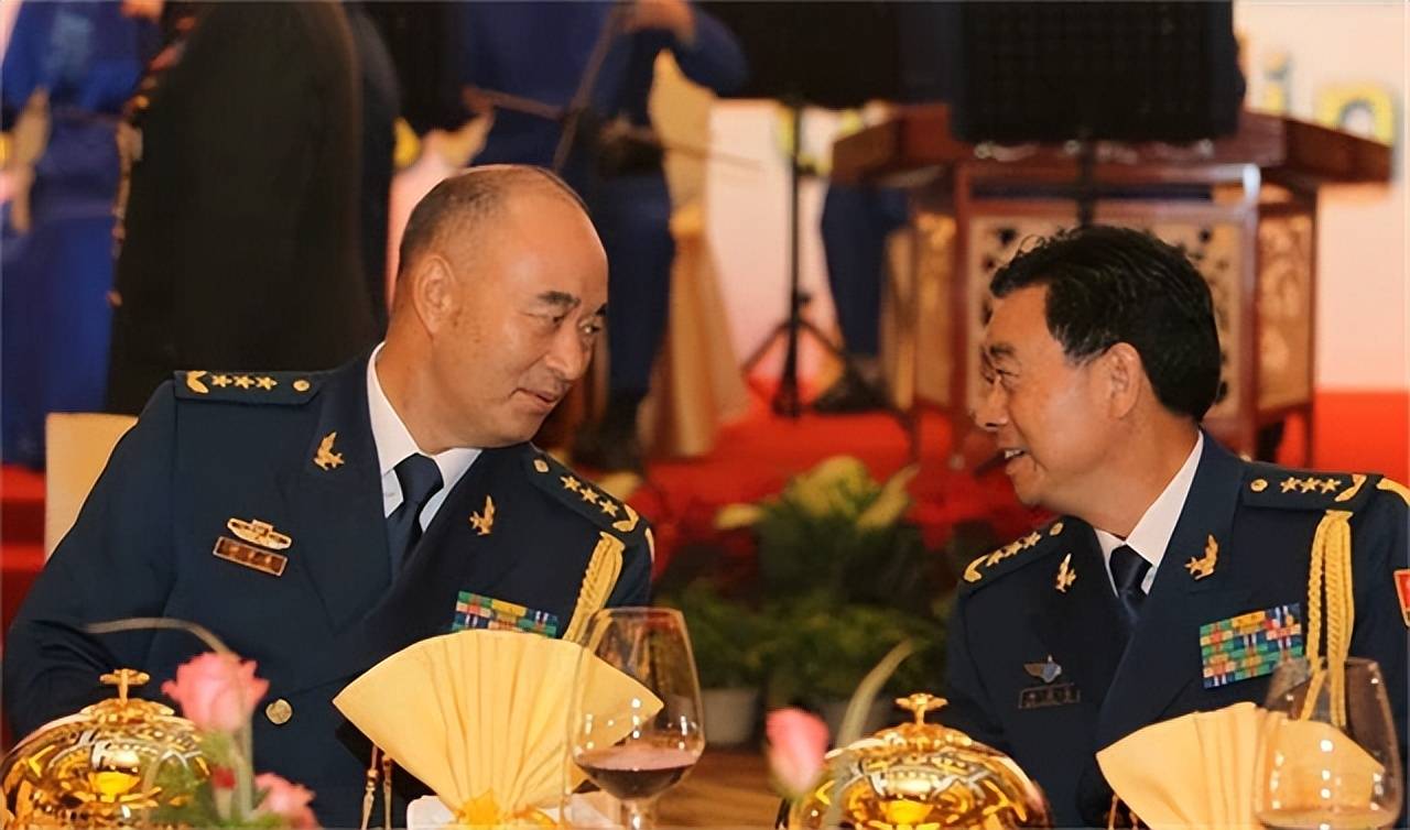 原创邓昌友曾任10年空军政委45岁授少将52岁升中将59岁升上将