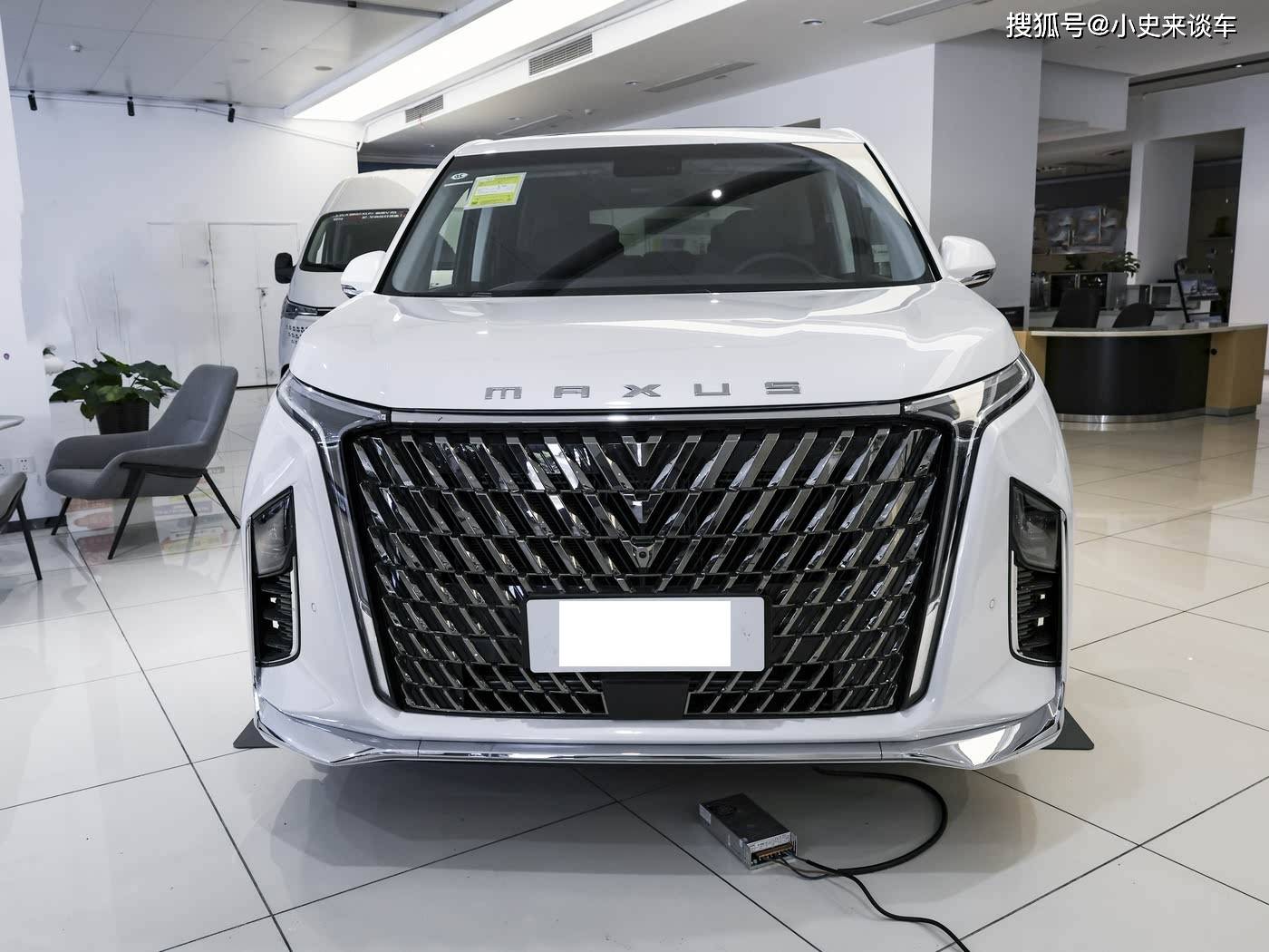 全新中大型MPV上市，不足19万起外观豪华，配备双电动侧滑门+2.0T