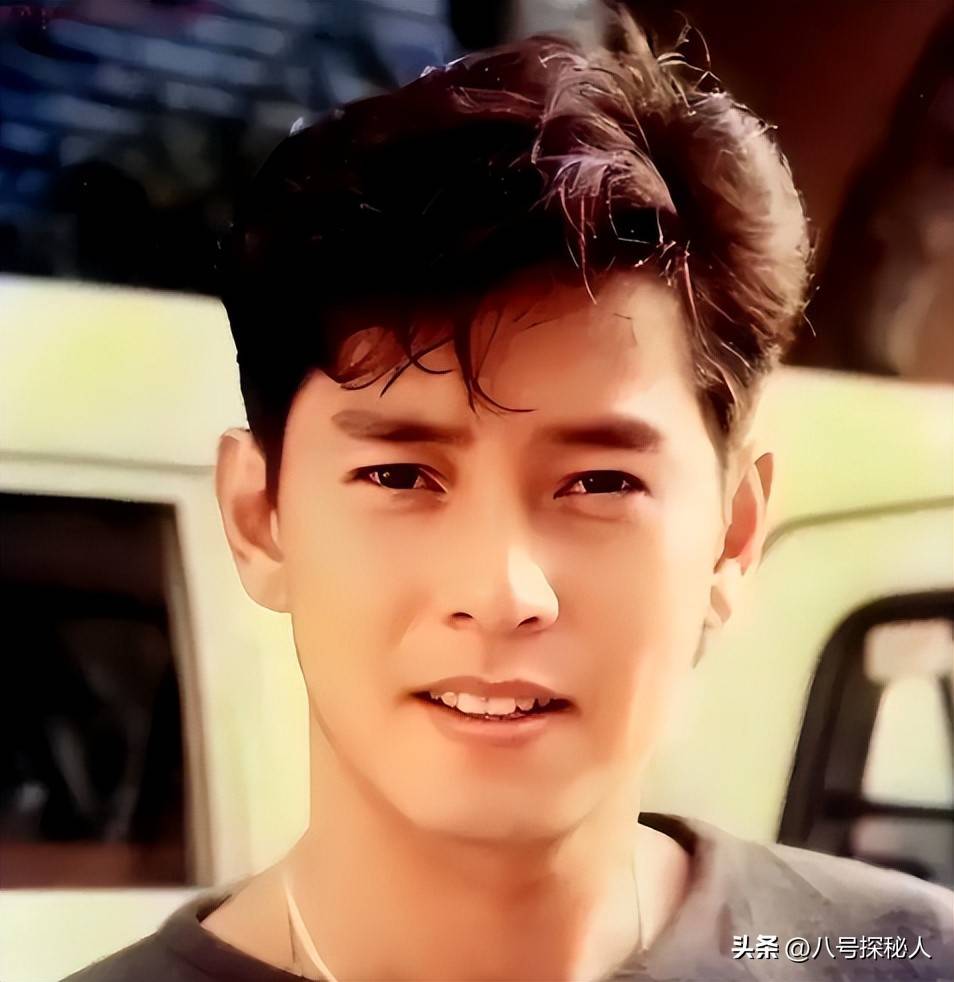 原创怀旧80年代港星乐坛奇才谭咏麟三次转折造就传奇人生no34