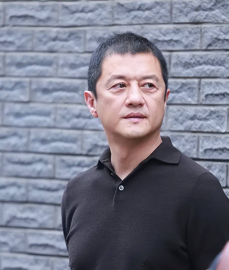 李亚鹏不再隐瞒!坦言地产公司卖了70多亿,破产或与王菲有关系