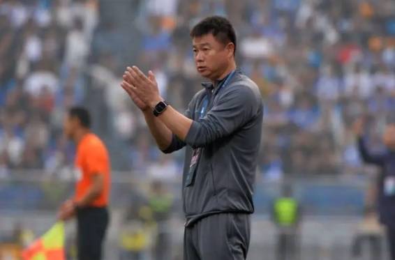 津门虎7月大调整：于根伟大胆决策，4名球员离队，两王牌转投山东