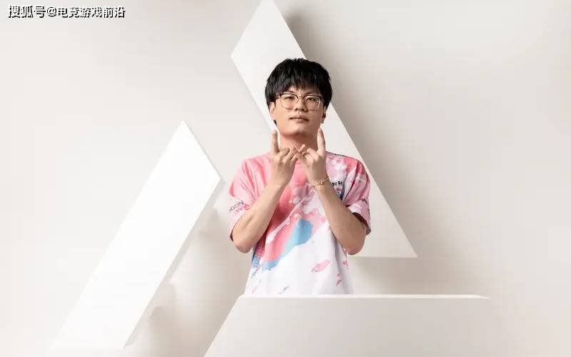 7月11号电竞游戏前沿：AL vs BLG 、最高KDA榜出炉、Ruler中文流采访、Knight和Shanks合照、TEC淘汰、XLG出局 