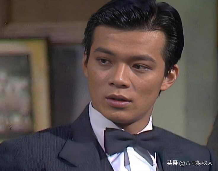 1983年成为黄日华职业生涯的转折点,他与翁美玲合作主演的武侠剧