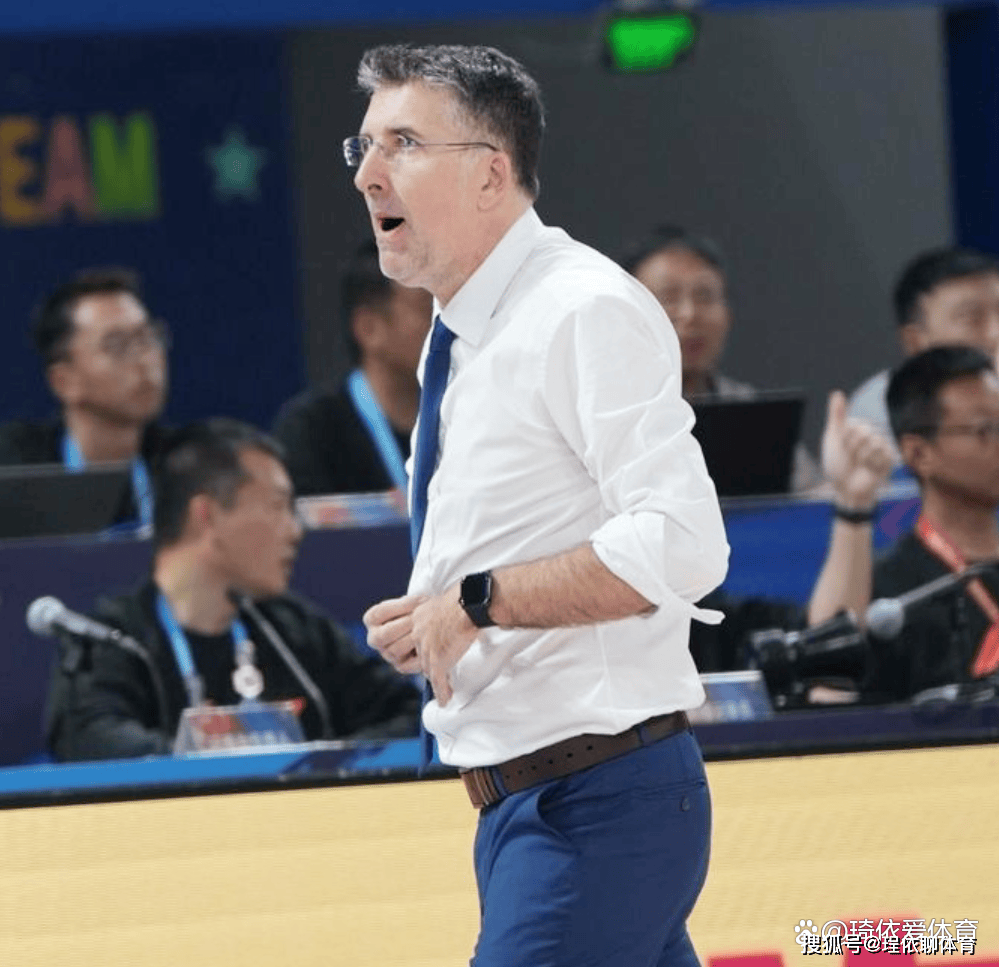 CBA风云再起：北控教练变动，中国裁判亮相NBA夏联，韩旭妙语连珠