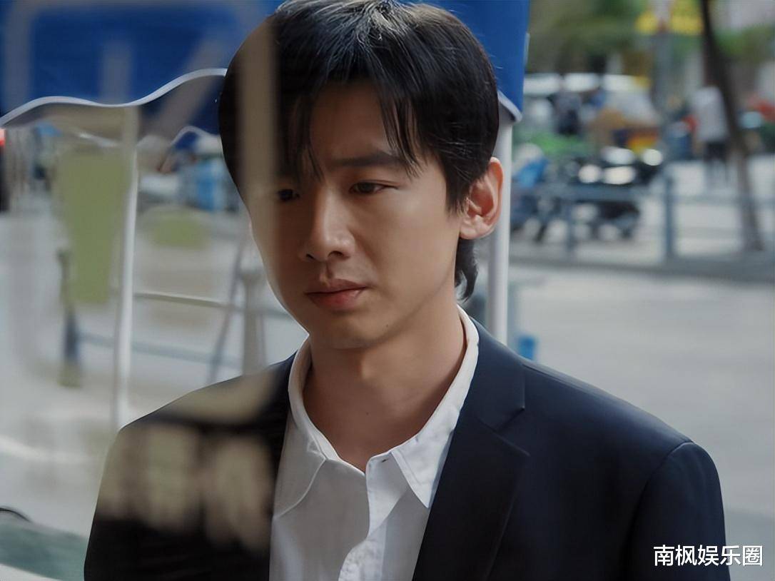 当年在被袭击时失手杀死了同学,而江婷和梅筝也曾是