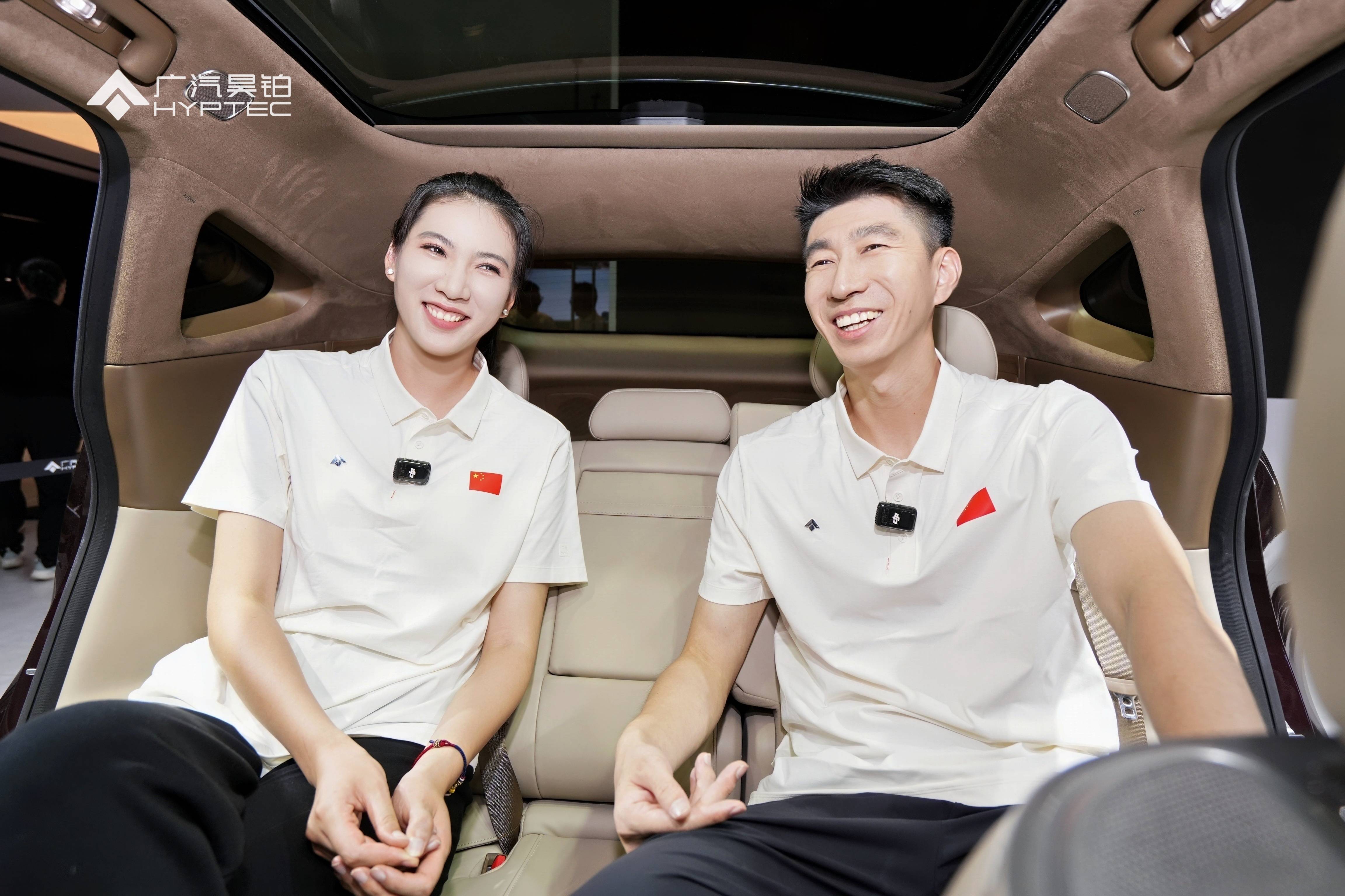 长春车展跆拳道冠军夫妇赵帅郑姝音助阵广汽昊铂,以车主身份分享用车